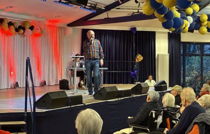 Wicky Junggeburth im Festsaal